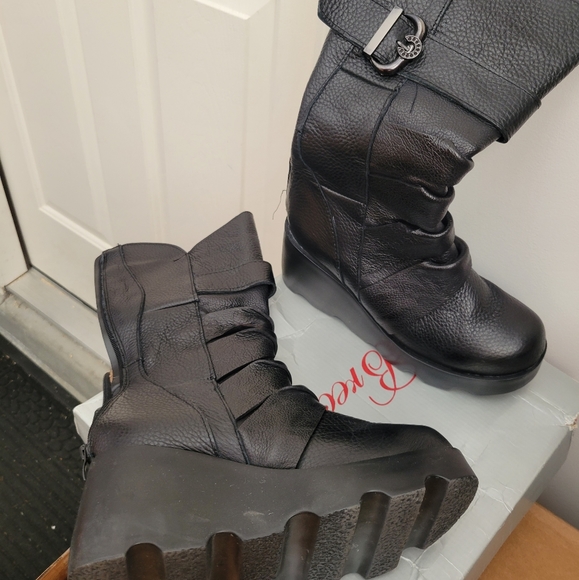 Black Layer Buckle Wedge Heel Platform Boot - Picture 2 of 3